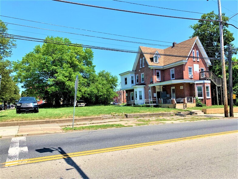 More Photos Of 304 E 9th St, Chester Apartments For Sale