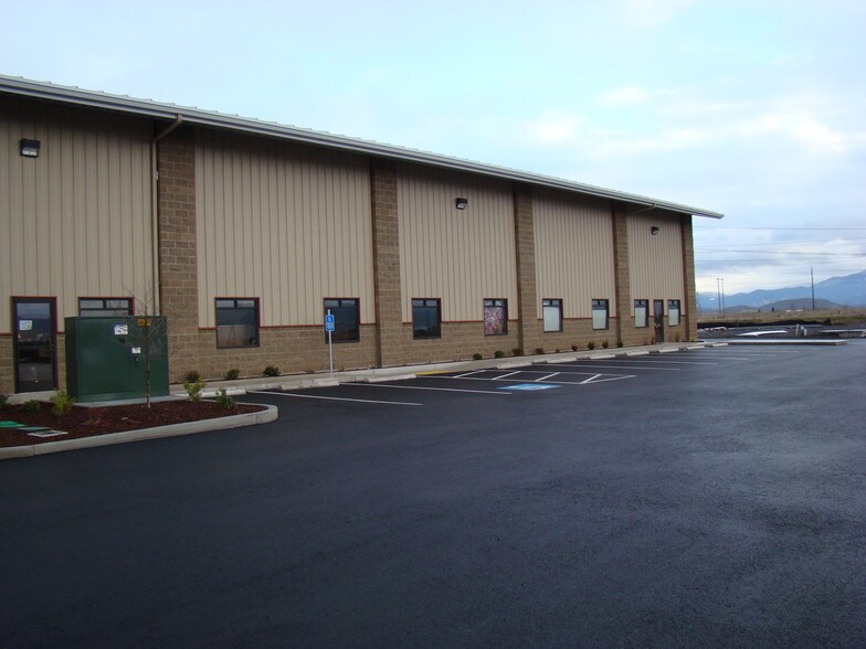 More Photos Of Antelope Rd, White City Warehouse For Lease