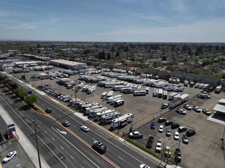 Primary Photo Of 222 & 248 E. Kettleman Lane Lane, Lodi Showroom For Sale