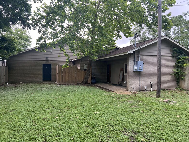 More Photos Of 712 5th Ave N, Texas City Office For Sale