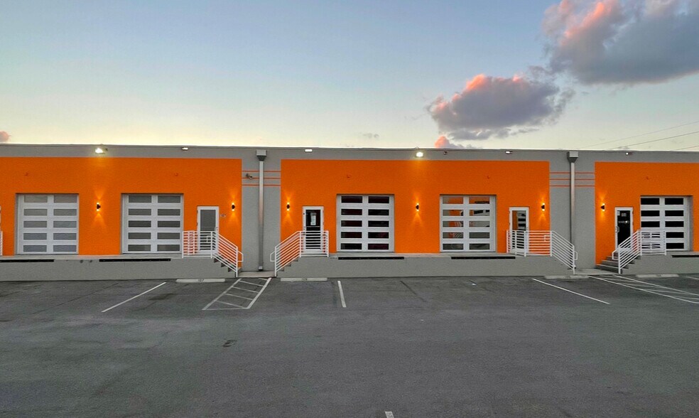 More Photos Of 300 NE 75th St, Miami Flex For Sale