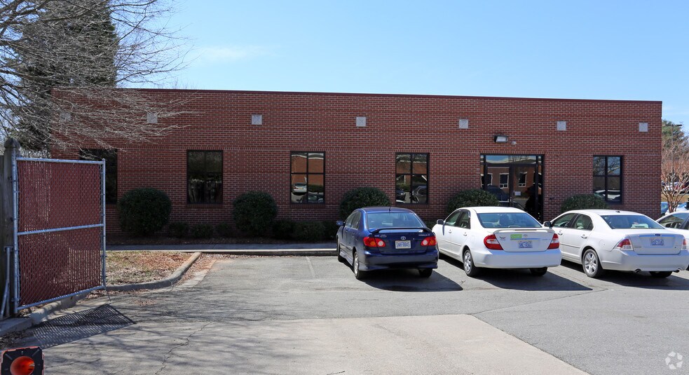 More Photos Of 765 Highland Oaks Dr, Winston-Salem Medical For Lease