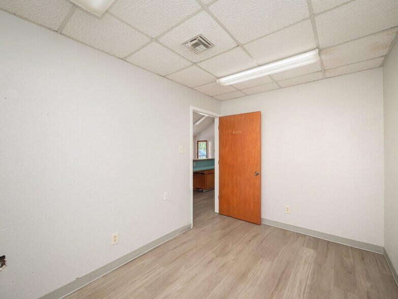 More Photos Of 4409 Menchaca Rd, Austin Medical For Sale