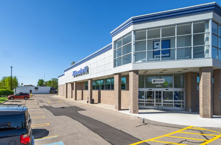 More Photos Of 28901 Greenfield Rd, Southfield Drugstore For Sale