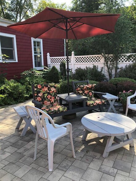More Photos Of 247 Main St, Center Moriches Medical For Sale