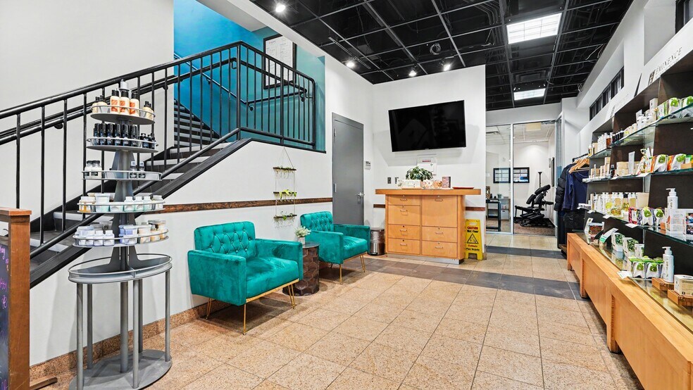 More Photos Of 333 Maynard St, Ann Arbor Office For Sale
