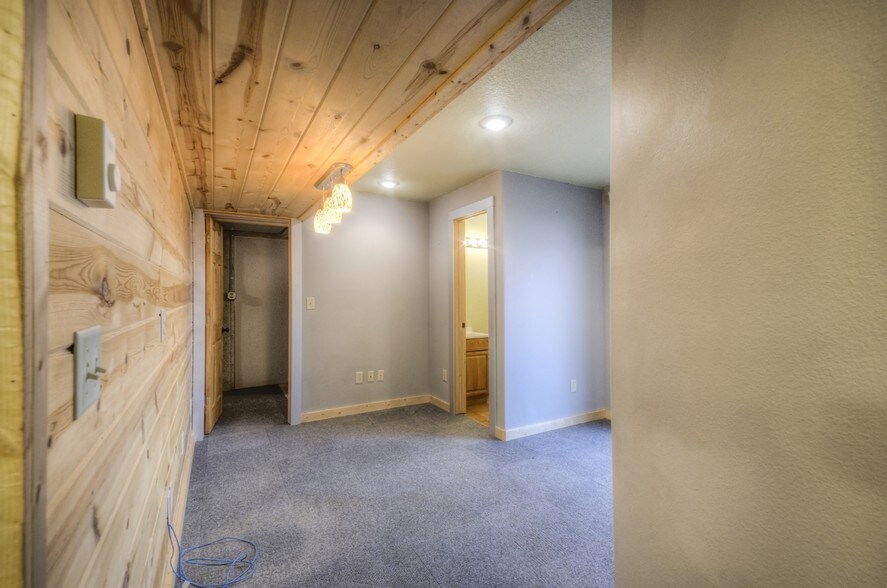 More Photos Of 710 Tenaya St, Hermosa General Retail For Sale