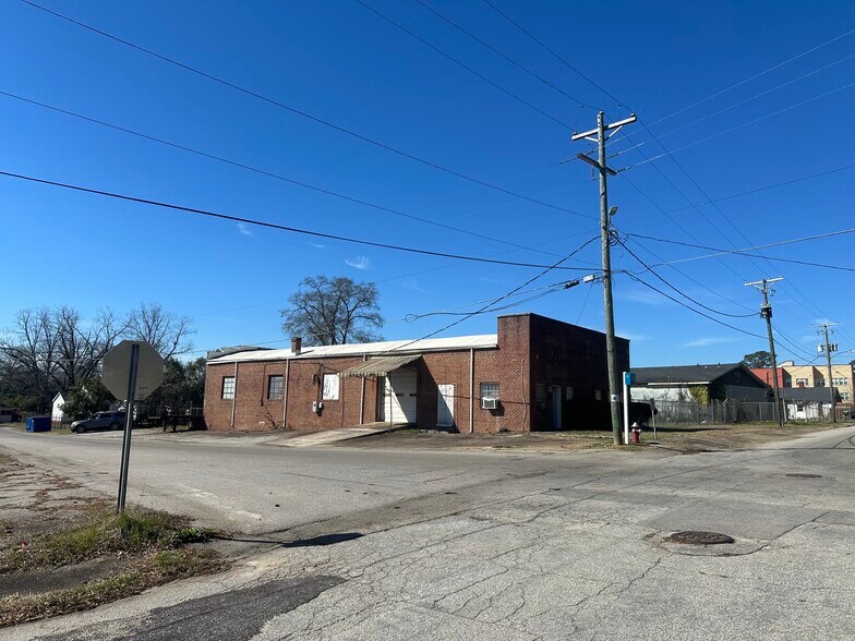 More Photos Of 1212 Elmore St, Columbia Warehouse For Lease