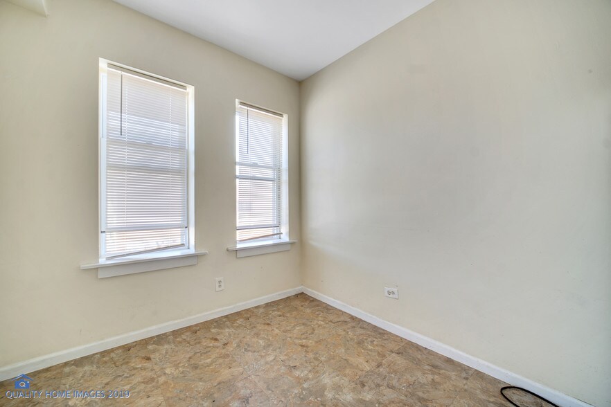 More Photos Of 932-944 E 79th St, Chicago Apartments For Sale