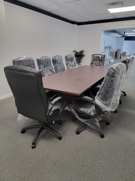 More Photos Of 71 Bellevue Ave, Langhorne Storefront Retail Office For Lease