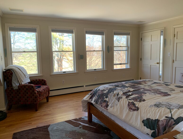 More Photos Of 15 Locke St, Kennebunkport Hospitality For Sale