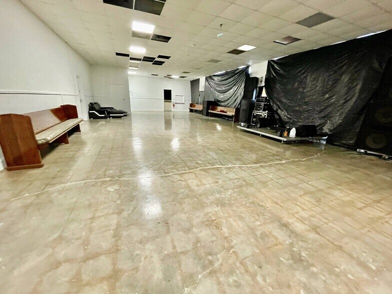 More Photos Of 6601 Sherman St, Houston Lodge Meeting Hall For Sale