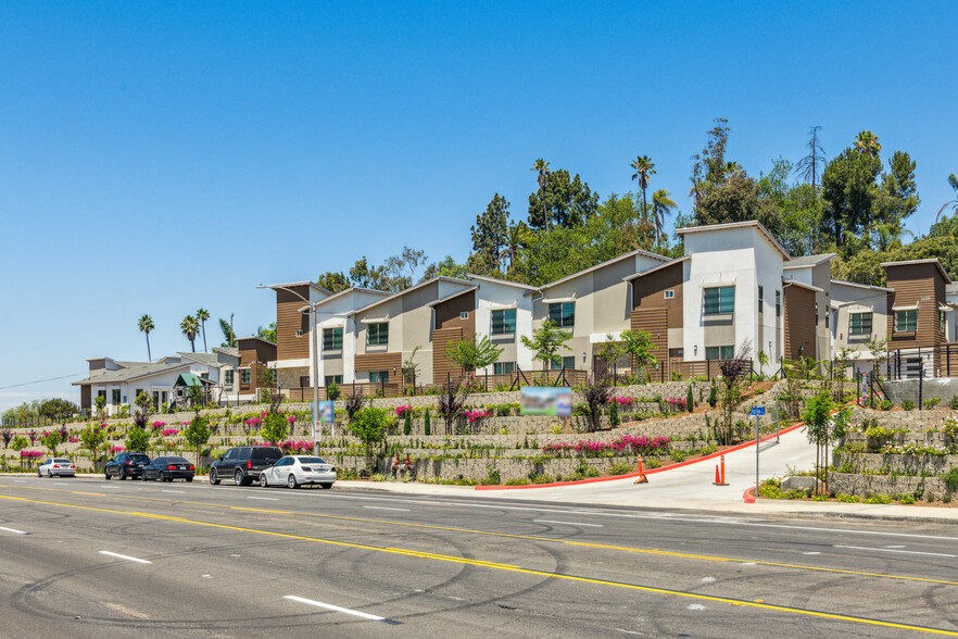 Primary Photo Of 1470 S Santa Fe Ave, Vista Apartments For Sale