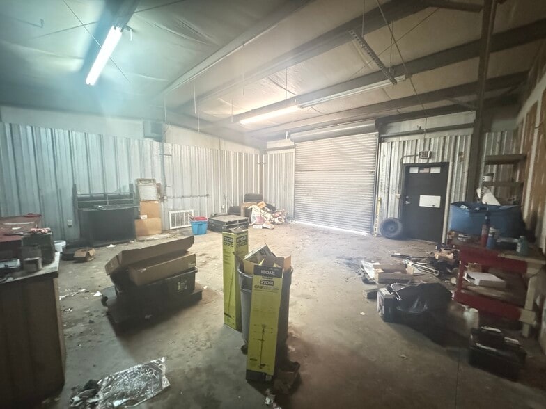 More Photos Of 8375 Grady St, Douglasville Light Distribution For Sale