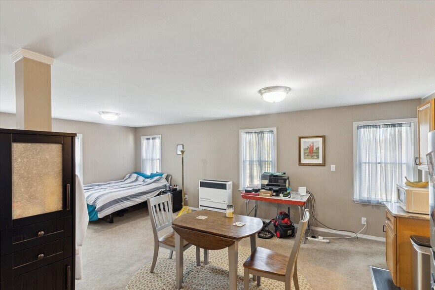 More Photos Of 28080 Waltz Rd, New Boston Restaurant For Sale