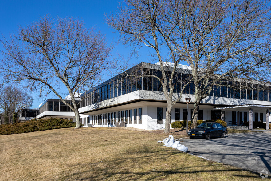 Primary Photo Of 400 Columbus Ave, Valhalla Office For Lease