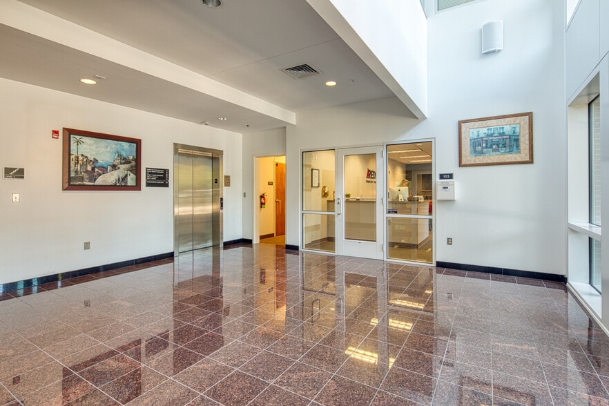 More Photos Of 11837 Rock Landing Dr, Newport News Office For Lease