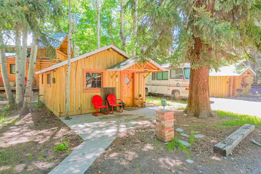 More Photos Of 860 County Road 142, Lake City Hotel For Sale