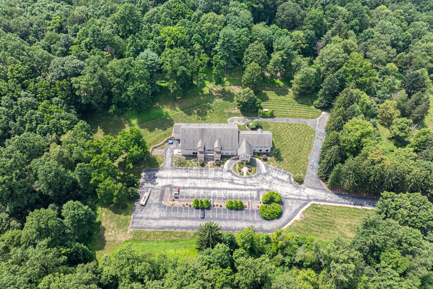 More Photos Of 220 Megawatt Ln, Greensburg Office For Sale