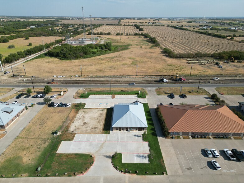 More Photos Of 1660 W Chapman Dr, Sanger Medical For Lease