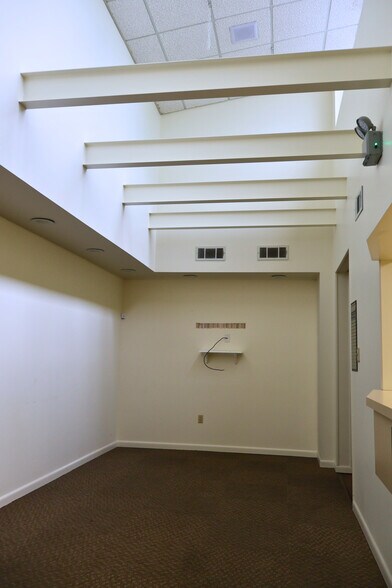 More Photos Of 1108 E Chocolate Ave, Hershey Medical For Sale