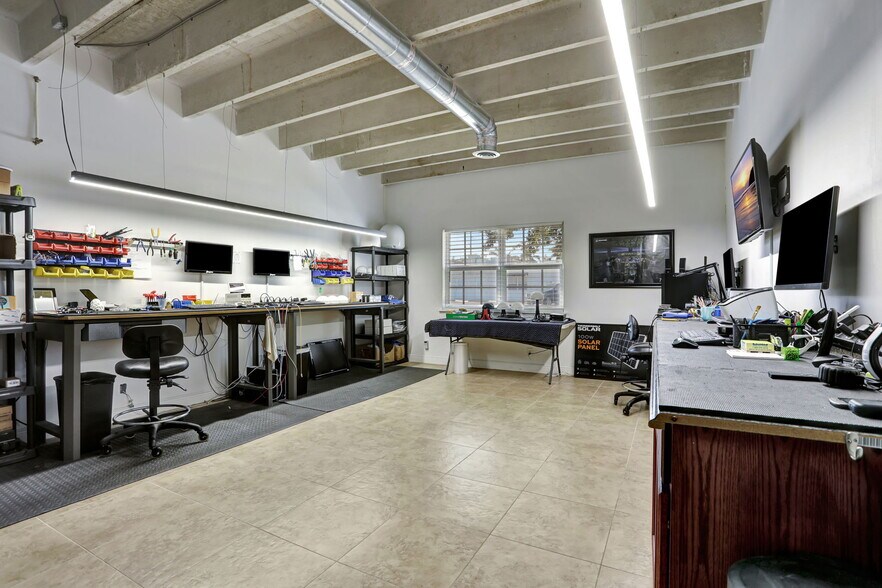 More Photos Of 3496 NE 12th Ter, Oakland Park Warehouse For Sale