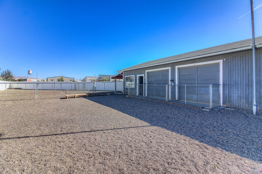 More Photos Of 2310 Terrace Heights Dr, Yakima Flex For Sale