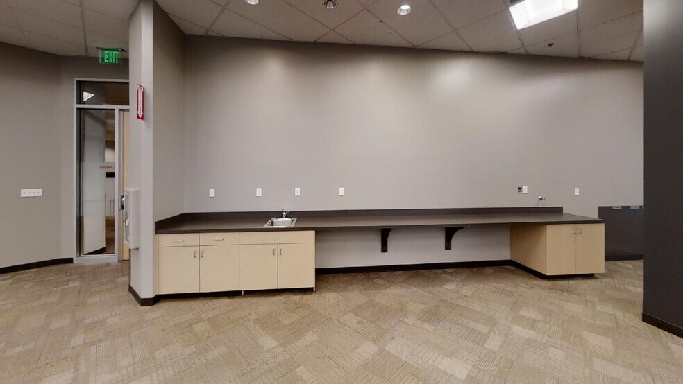 More Photos Of 351 Elliott Ave W, Seattle Unknown For Lease