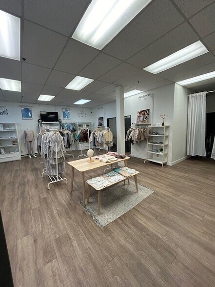 More Photos Of 6251 Graybar Rd, Richmond Warehouse For Lease