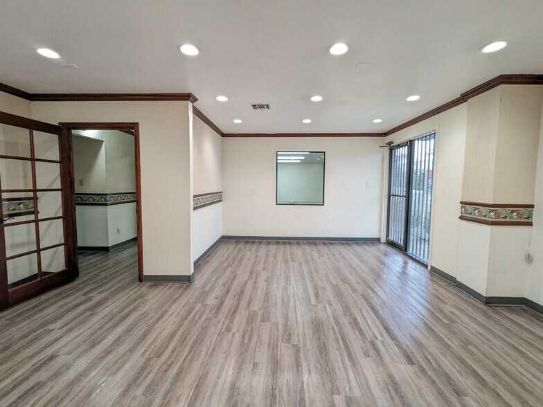 More Photos Of 10880 Thienes Ave, South El Monte Warehouse For Lease