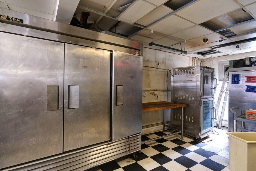 More Photos Of 329 4th St, Wausau Storefront Retail Residential For Sale