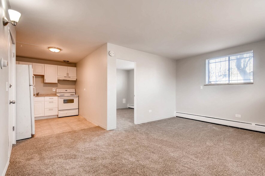 More Photos Of 1695 Clinton St, Aurora Apartments For Sale