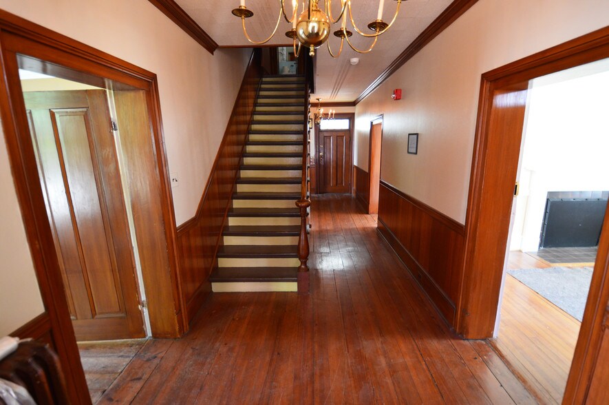 More Photos Of 235 S Church St, Winston-Salem Office For Lease