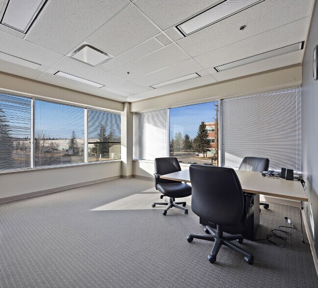 More Photos Of 7236 10th St NE, Calgary Flex For Sale