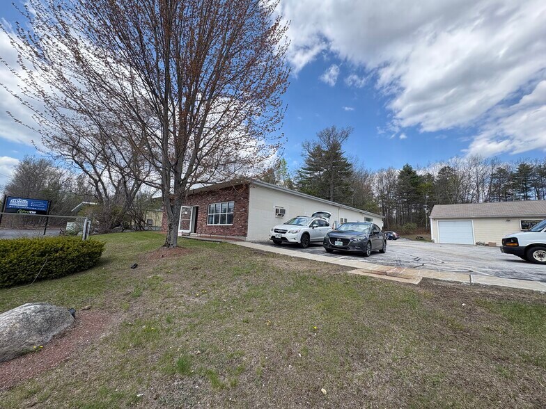 More Photos Of 45 Londonderry Tpke, Hooksett Office For Lease