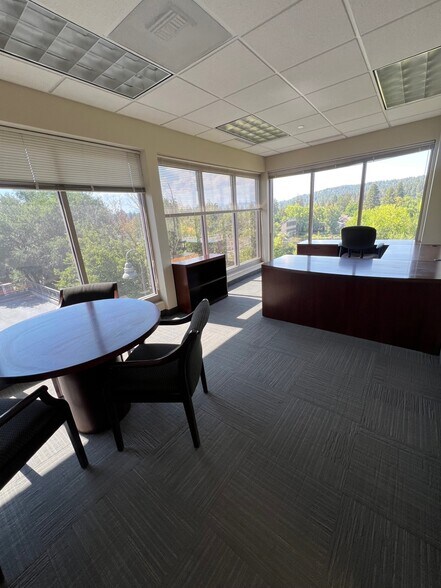 More Photos Of 1133 NW Wall St, Bend Unknown For Lease