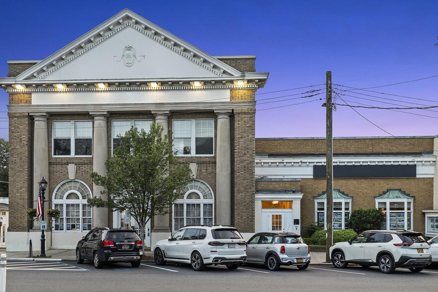 Primary Photo Of 138 Main St, Sag Harbor Office For Lease