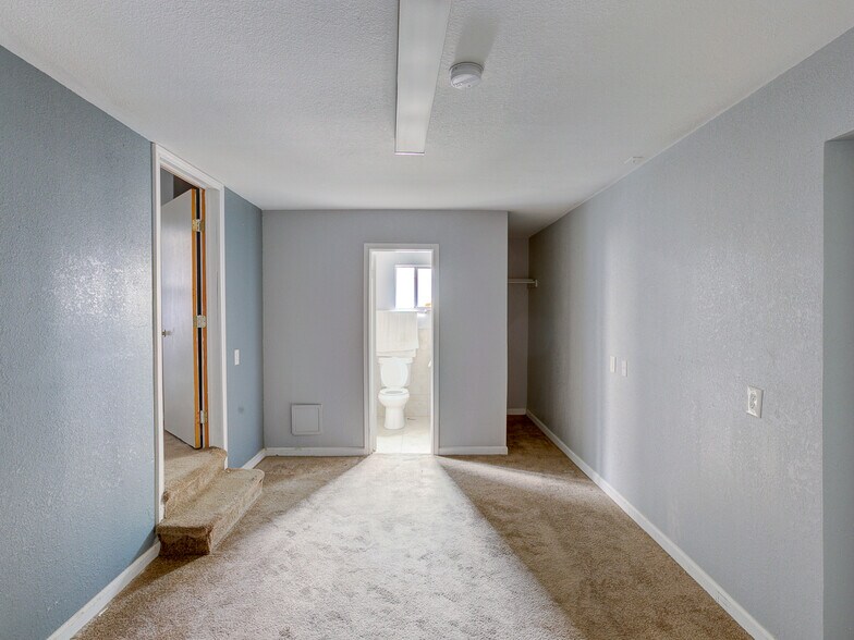 More Photos Of 2627 Manor Rd, Austin Hotel For Sale