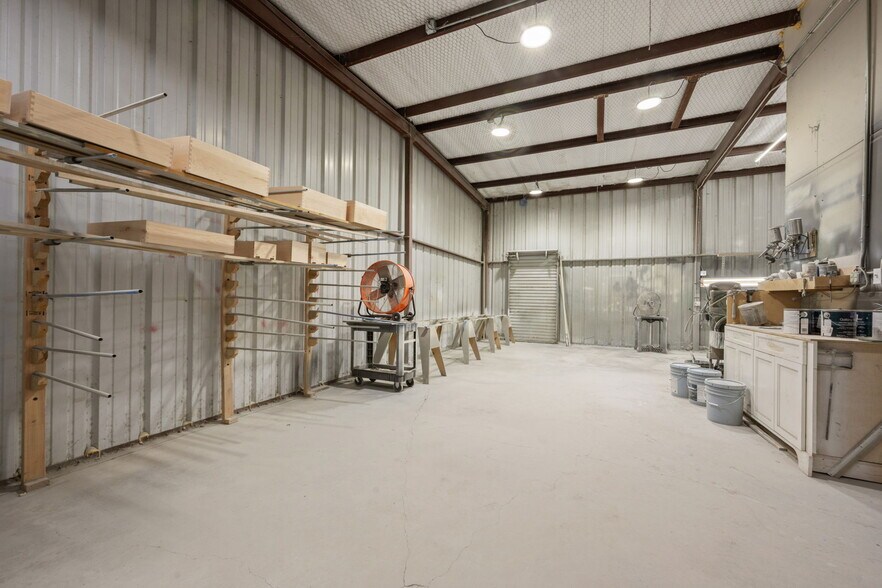 More Photos Of 4714 S Zarzamora St, San Antonio Auto Repair For Sale