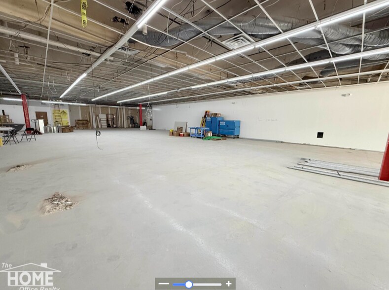 More Photos Of 344 W Main St, Owosso Storefront Retail Residential For Lease