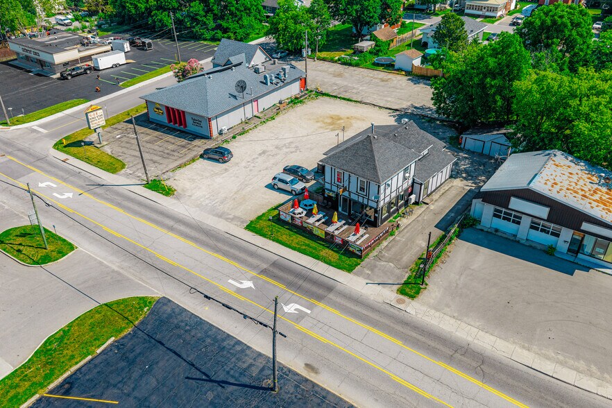 More Photos Of 7 Union St, Smiths Falls Restaurant For Sale