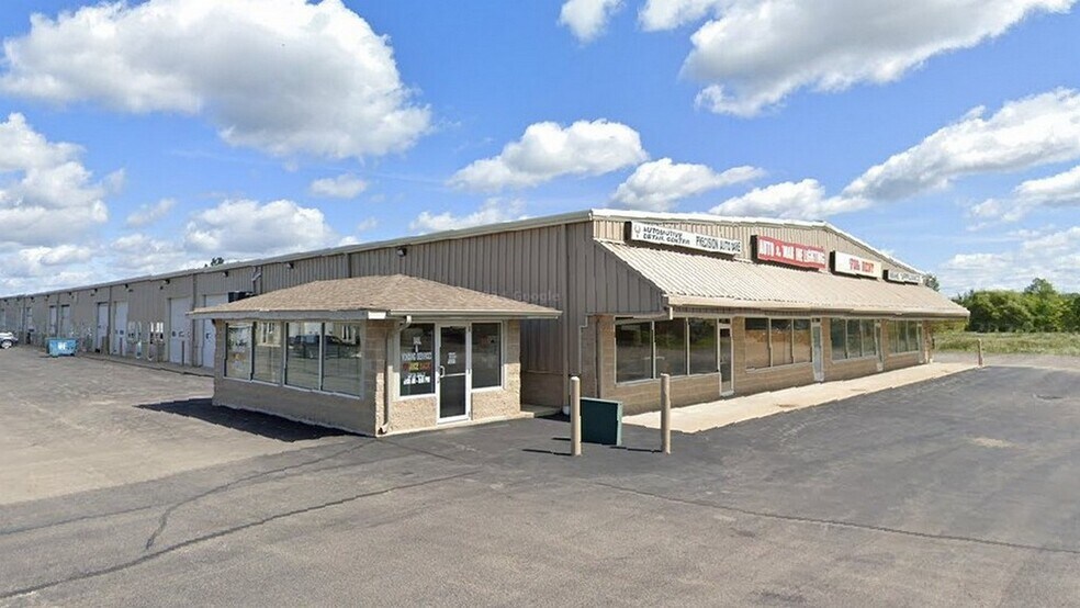 More Photos Of 27992 W State Route 120, Lakemoor Warehouse For Lease