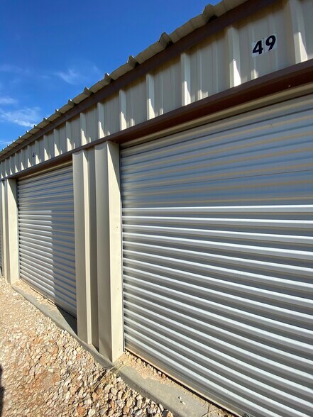 More Photos Of 4017 Interstate 10, Seguin Self Storage For Sale