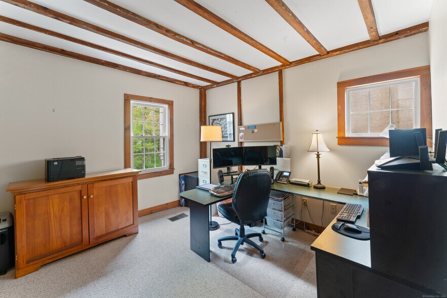 More Photos Of 11 Glen Rd, Sandy Hook Apartments For Sale