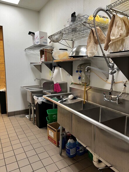 More Photos Of 269 16th St W, Dickinson Freestanding For Sale