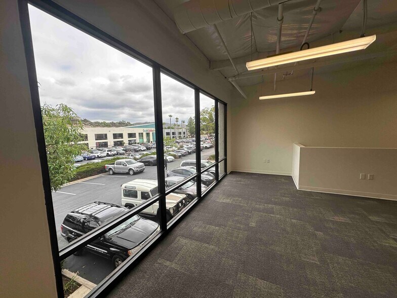 More Photos Of 330 Rancheros Dr, San Marcos Research And Development For Lease