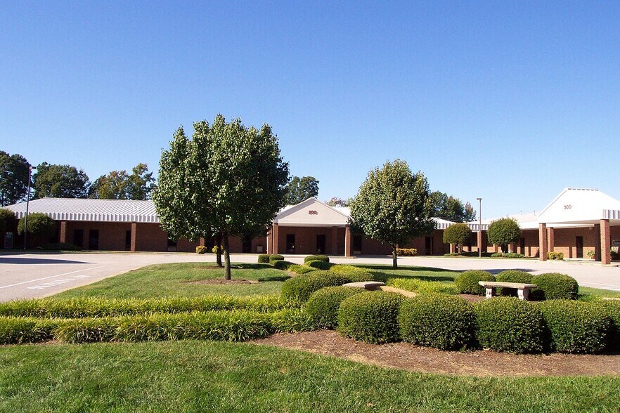 More Photos Of 895 City Center Blvd, Newport News Office For Sale