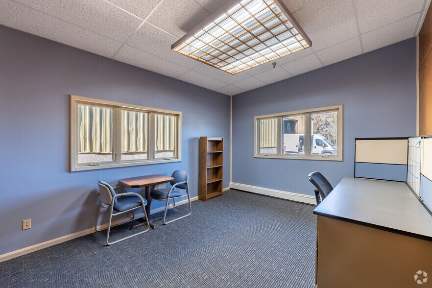 More Photos Of 236 S 2nd St, Butternut Distribution For Lease