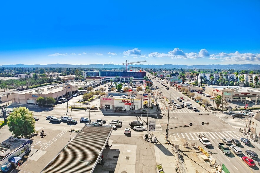 More Photos Of 7054 Van Nuys Blvd, Van Nuys Apartments For Lease