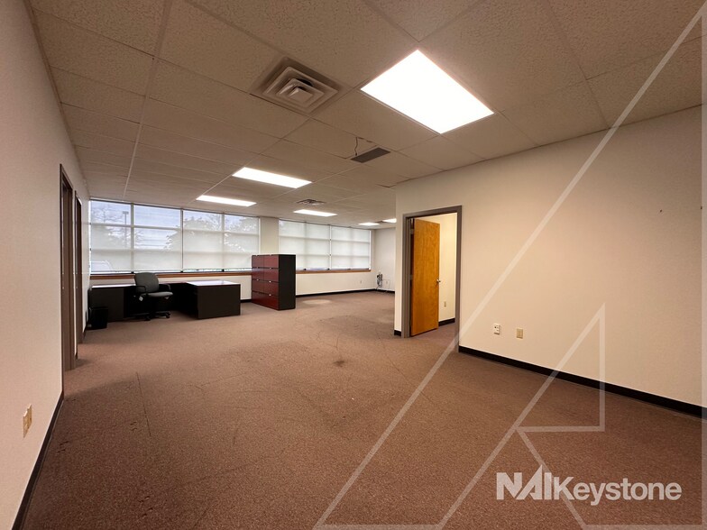 More Photos Of 2433 Morgantown Rd, Reading Office For Lease